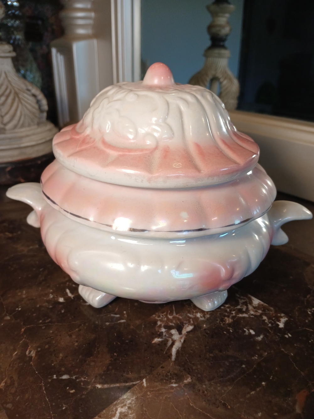 Vintage Chinese Pink & White Iridescent Porcelain Ginger Jar 5.5" Tall With Lid - Picture 3 of 16